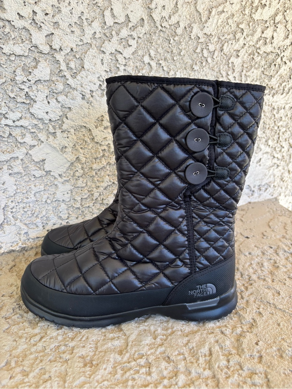 The North Face Black Quilted Thermoball Button-Up Boot - Women's Size 11 - Picture 3 of 8